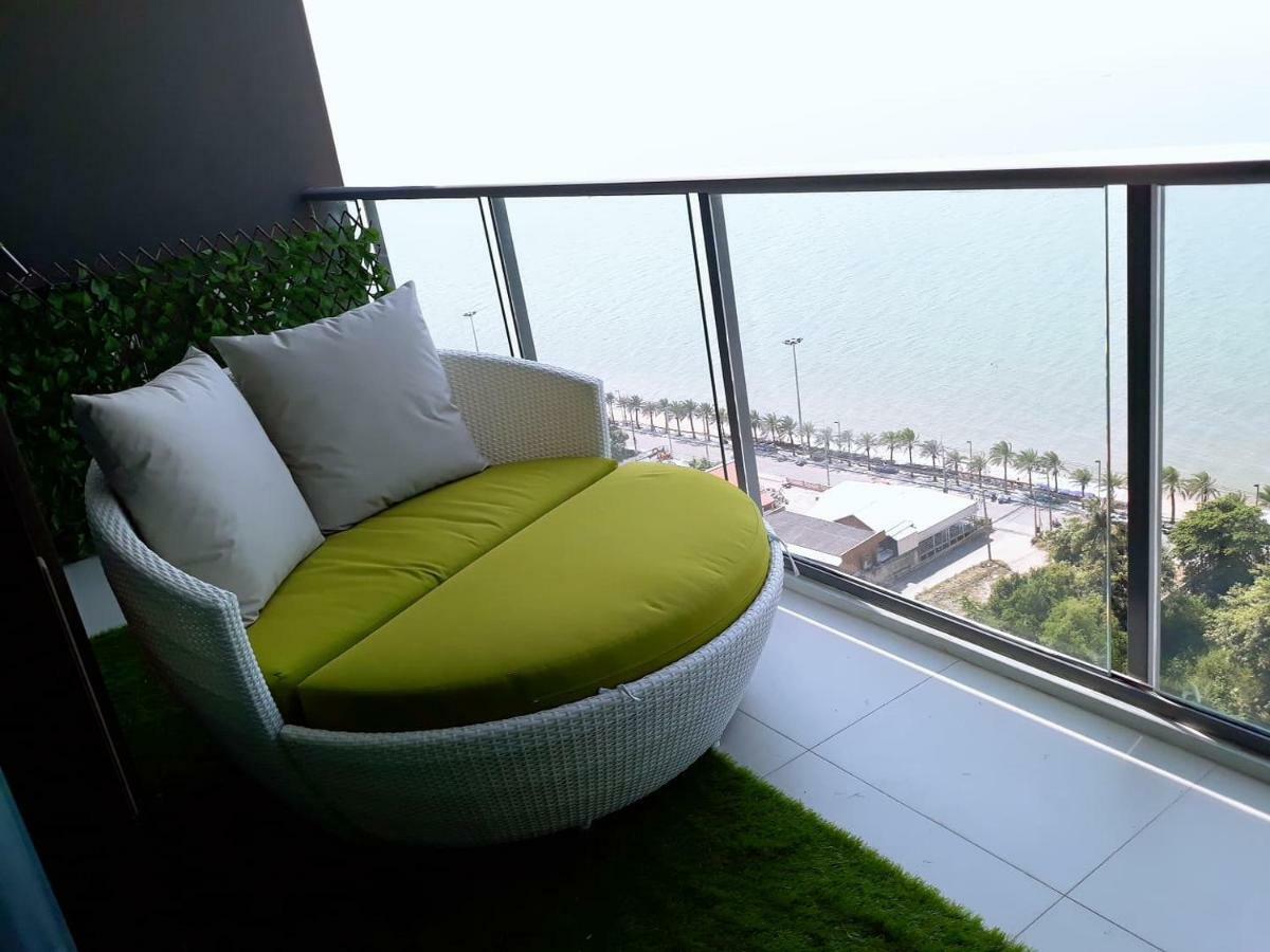 Aeras - The Ultimate Beachfront Experience Jomtien Beach Exterior photo