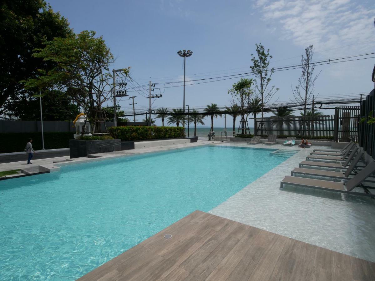 Aeras - The Ultimate Beachfront Experience Jomtien Beach Exterior photo